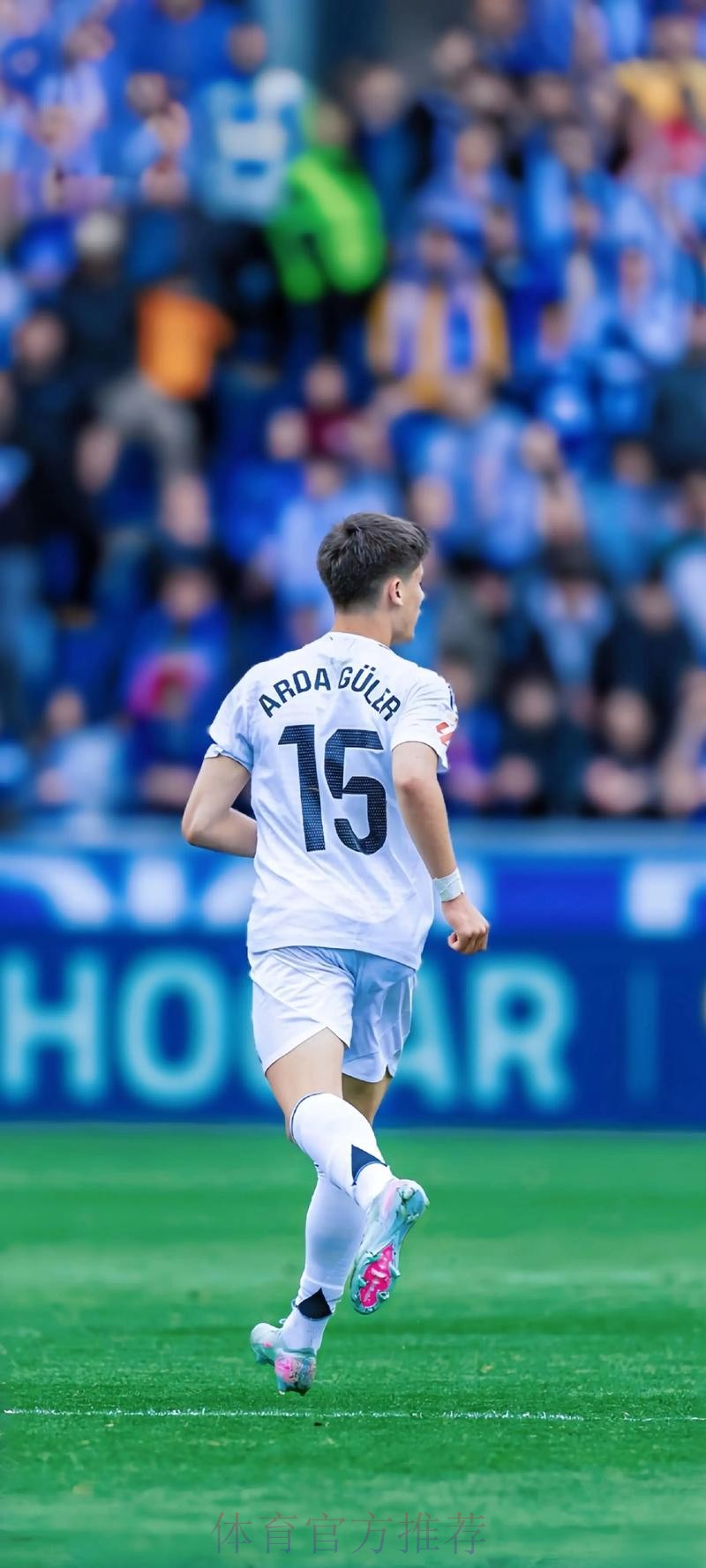 皇马更衣室不满阿拉巴年薪 认为应续约拉莫斯 皇马更衣室不满阿拉巴年薪 认为应续约拉莫斯