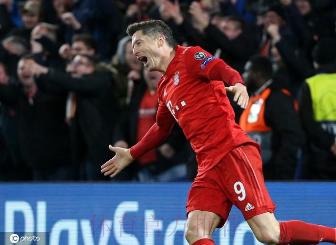 年薪860万 波兰媒体披露皇马当年邀莱万合同细节 年薪860万 波兰媒体披露皇马当年邀莱万合同细节